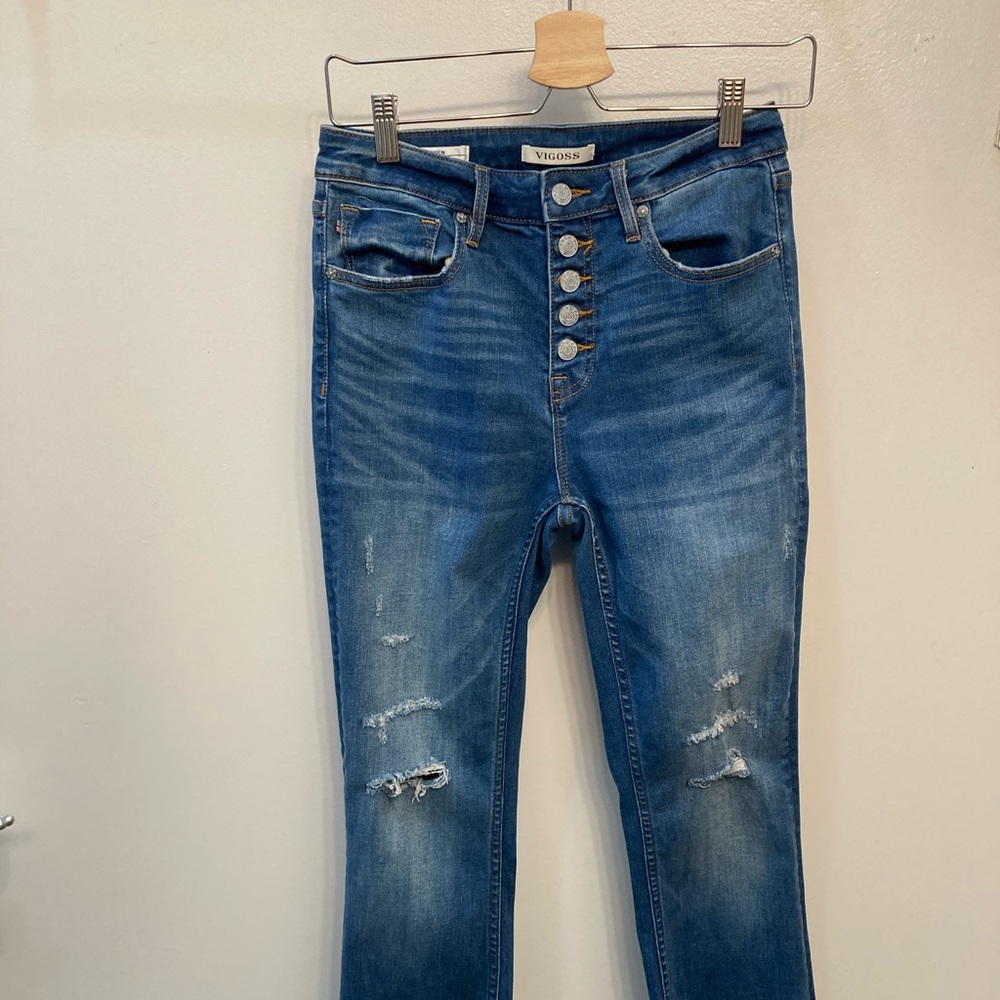 Distressed high waisted jeans